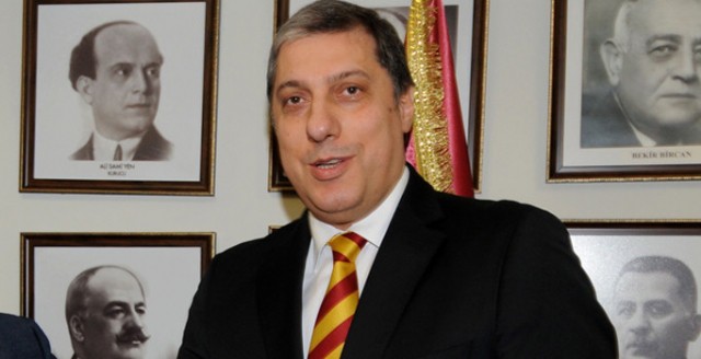Galatasaray Spor Kulübünün eski yönetim kurulu üyesidir.