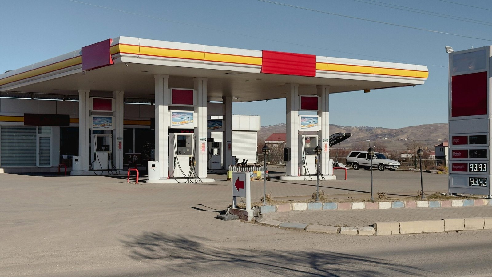 Save Money on Gas: 10 Tips to Boost Your Car’s Fuel Efficiency